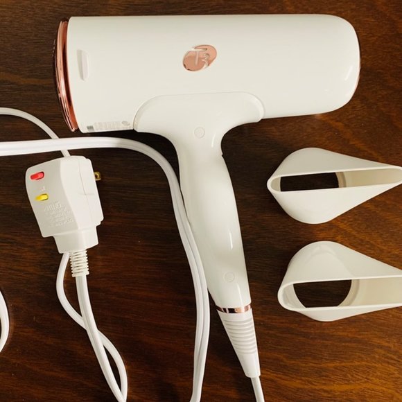T3 Cura Professional Digital Ionic Hair Dryer - Picture 2 of 2